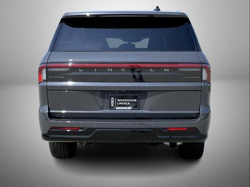 Chroma Caviar Dark Gray Metallic Clearcoat 2027 Lincoln Navigator Black Label