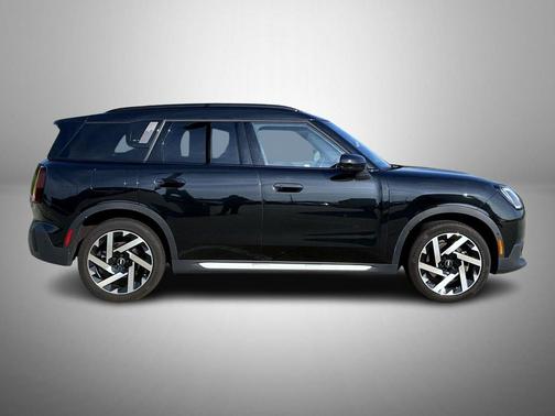 Midnight Black II Metallic 2025 MINI Countryman Cooper S ALL4