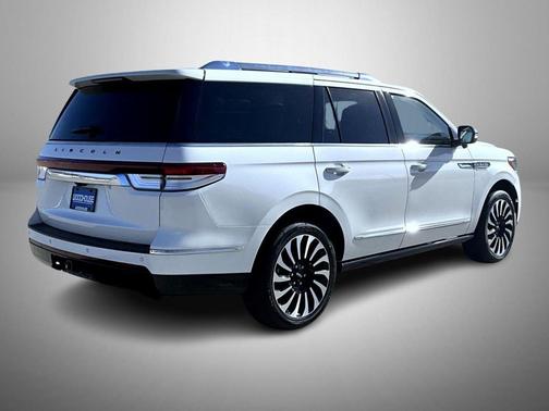 2023 Lincoln Navigator Black Label