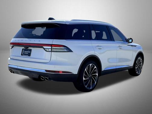 pristine white metallic tri-coat 2026 Lincoln Aviator Reserve AWD