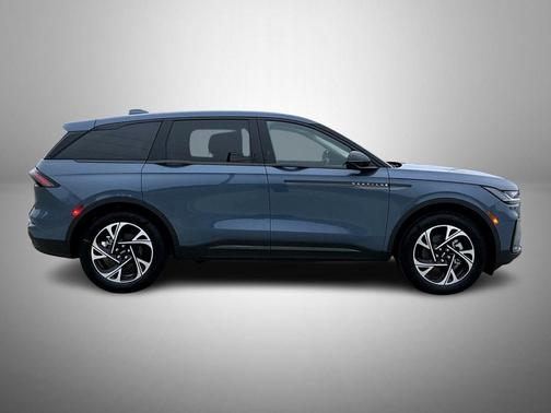 Whisper Blue Metallic Clearcoat 2026 Lincoln Nautilus Premiere