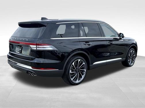 Infinite Black Metallic Clearcoat 2026 Lincoln Aviator Reserve AWD