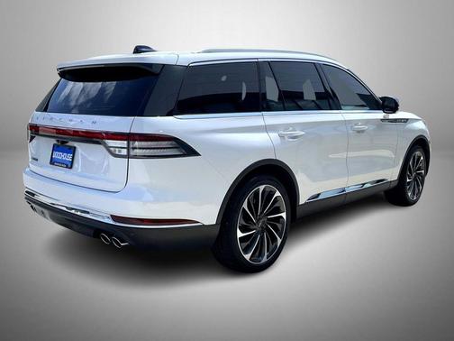 Pristine White Metallic Tri-Coat 2025 Lincoln Aviator Reserve AWD