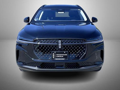 Infinite Black Metallic Clearcoat 2026 Lincoln Nautilus Reserve