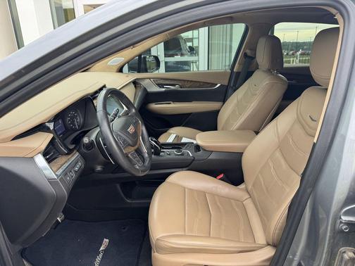 Argent Silver Metallic 2023 Cadillac XT5 Sport