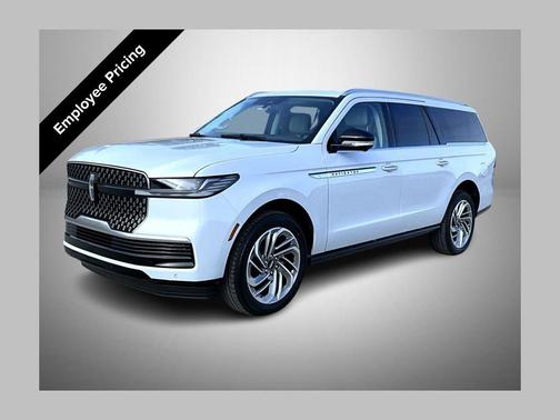 Crystal White Metallic Clearcoat 2026 Lincoln Navigator Reserve
