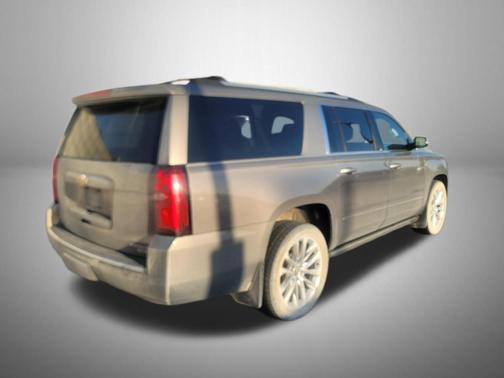 Pepperdust Metallic 2019 Chevrolet Suburban Premier