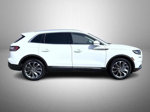 Pristine White Metallic Tri-Coat 2023 Lincoln Nautilus Reserve