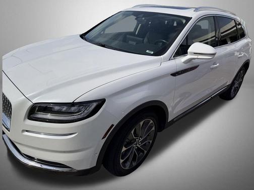 Pristine White Metallic Tri-Coat 2023 Lincoln Nautilus Reserve