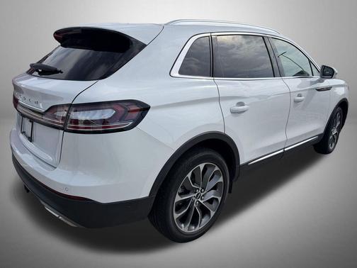 Pristine White Metallic Tri-Coat 2023 Lincoln Nautilus Reserve