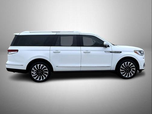 2023 Lincoln Navigator Black Label