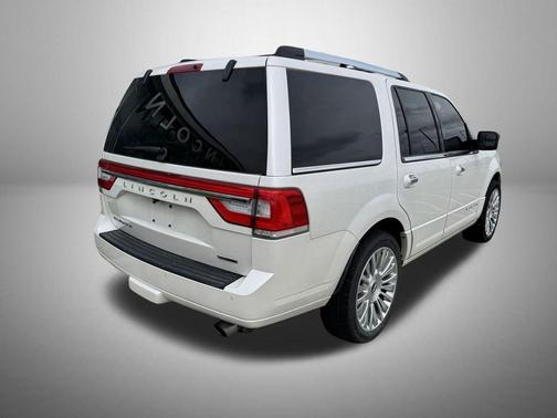 White Platinum Clearcoat Metallic 2016 Lincoln Navigator Select