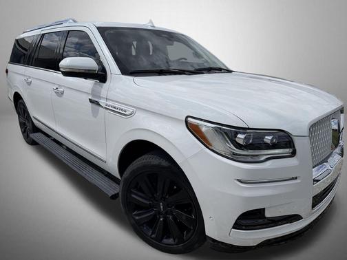 Pristine White Metallic Tri-Coat 2024 Lincoln Navigator Reserve