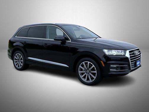 Black 2018 Audi Q7 3.0T Prestige