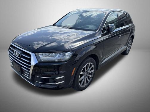 Black 2018 Audi Q7 3.0T Prestige
