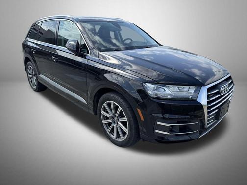 Black 2018 Audi Q7 3.0T Prestige