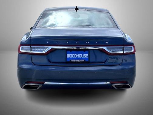 Blue Diamond Metallic 2019 Lincoln Continental Select