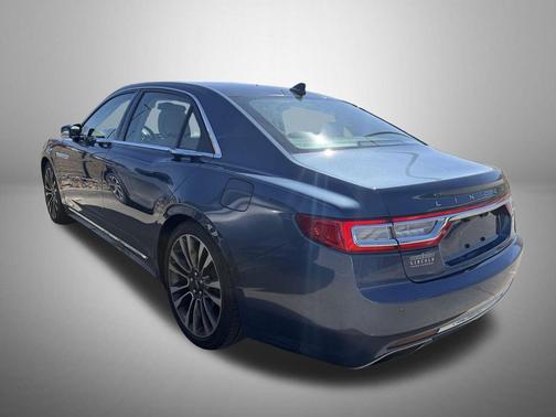 Blue Diamond Metallic 2019 Lincoln Continental Select