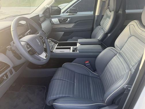 2024 Lincoln Navigator Black Label
