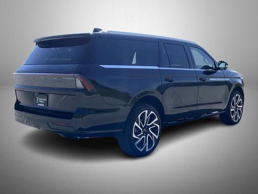 Um 2027 Lincoln Navigator Reserve