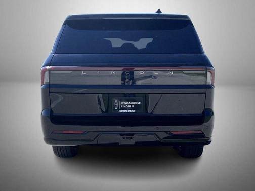 Um 2027 Lincoln Navigator Reserve