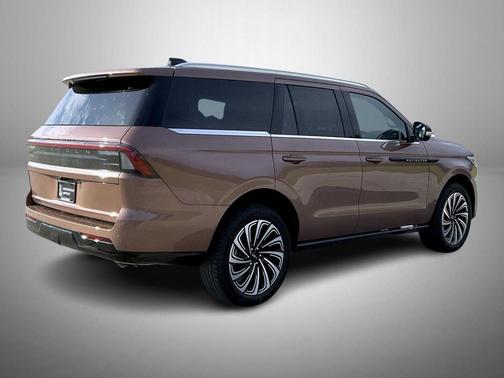Sunrise Copper Metallic Pearlcoat 2026 Lincoln Navigator Black Label