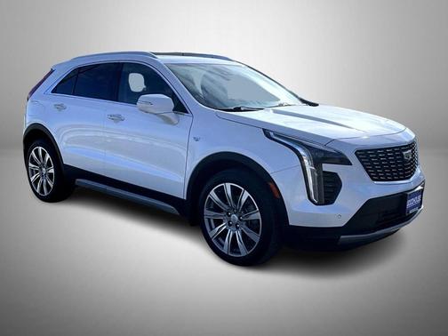 2022 Cadillac XT4 Premium Luxury