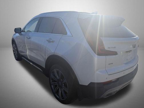 2022 Cadillac XT4 Premium Luxury