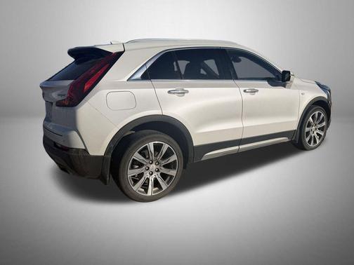 2022 Cadillac XT4 Premium Luxury