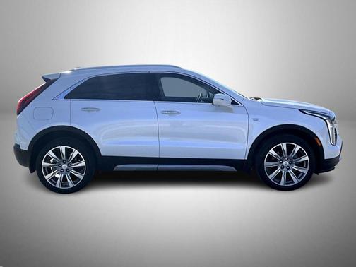 2022 Cadillac XT4 Premium Luxury