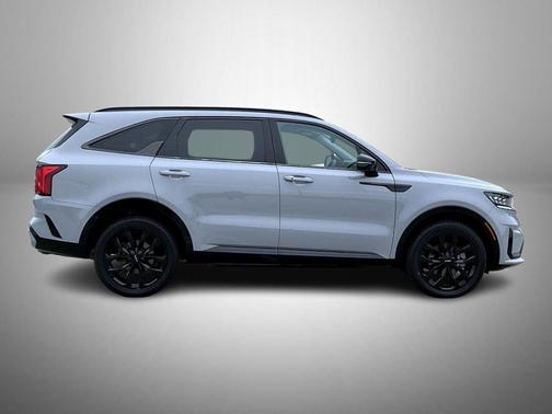 Wolf Gray 2022 Kia Sorento SX