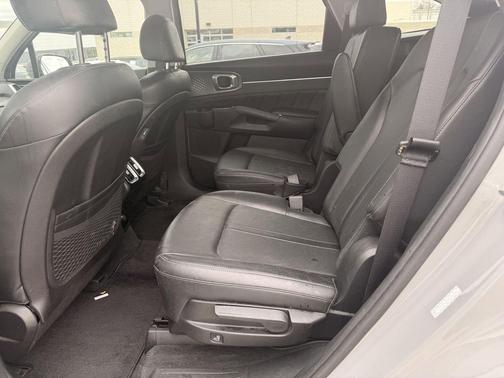 Wolf Gray 2022 Kia Sorento SX