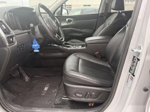 Wolf Gray 2022 Kia Sorento SX
