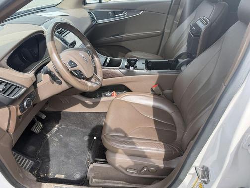 White Platinum Metallic Tri-Coat 2016 Lincoln MKX Reserve