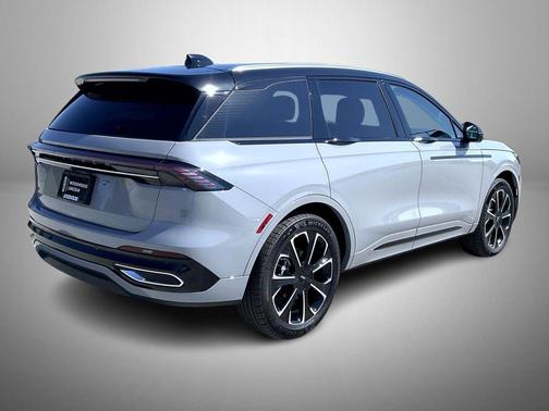 Gray Matter Metallic Clearcoat 2026 Lincoln Nautilus Reserve