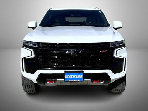 Iridescent Pearl Tricoat 2023 Chevrolet Suburban 4WD Z71