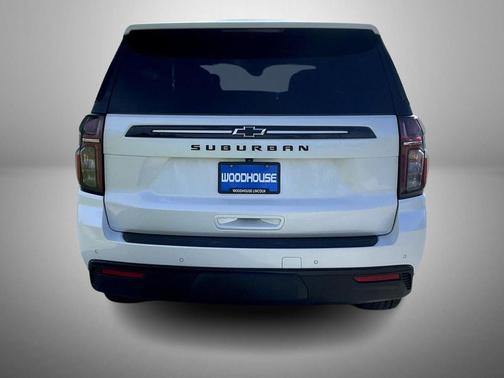 Iridescent Pearl Tricoat 2023 Chevrolet Suburban 4WD Z71