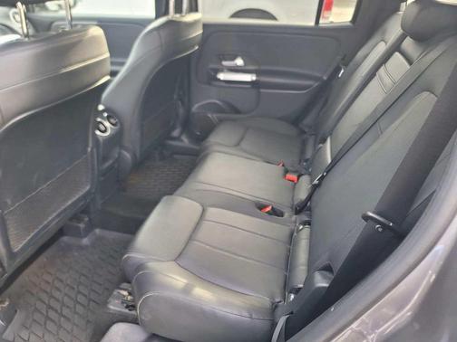 Mountain Grey Metallic 2021 Mercedes-Benz GLB 250 4MATIC