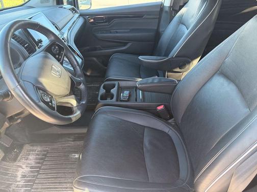 Platinum White Pearl 2023 Honda Odyssey Elite