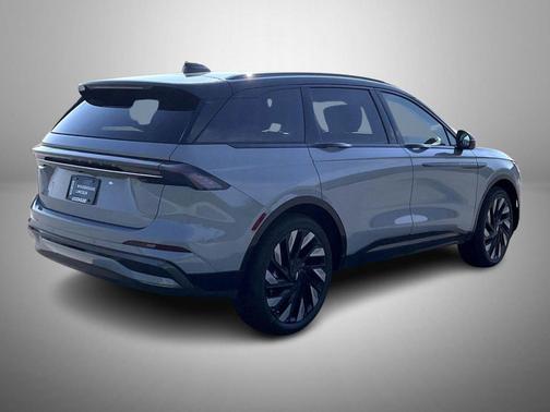 Gray Matter Metallic Clearcoat 2026 Lincoln Nautilus Reserve