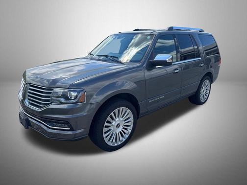 Magnetic Metallic 2015 Lincoln Navigator Base