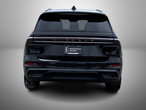 Infinite Black Metallic Clearcoat 2026 Lincoln Nautilus Reserve