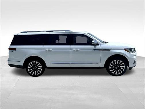 2023 Lincoln Navigator Black Label