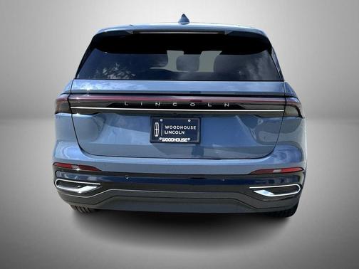 Whisper Blue Metallic Clearcoat 2026 Lincoln Nautilus Premiere