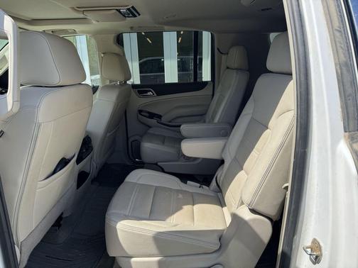 White Frost Tricoat 2019 GMC Yukon XL Denali