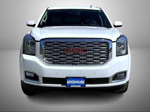 White Frost Tricoat 2019 GMC Yukon XL Denali