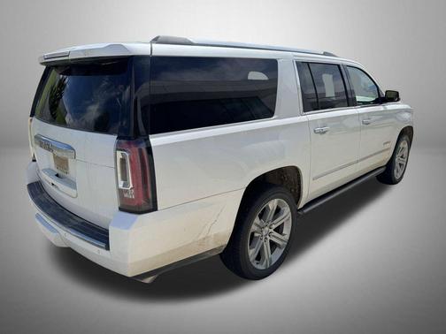 White Frost Tricoat 2019 GMC Yukon XL Denali