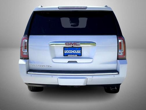 White Frost Tricoat 2019 GMC Yukon XL Denali