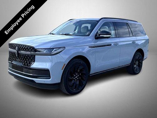 Gray Mist Metallic Tri-Coat 2026 Lincoln Navigator Reserve