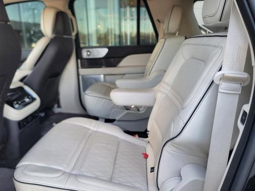 2021 Lincoln Navigator Black Label